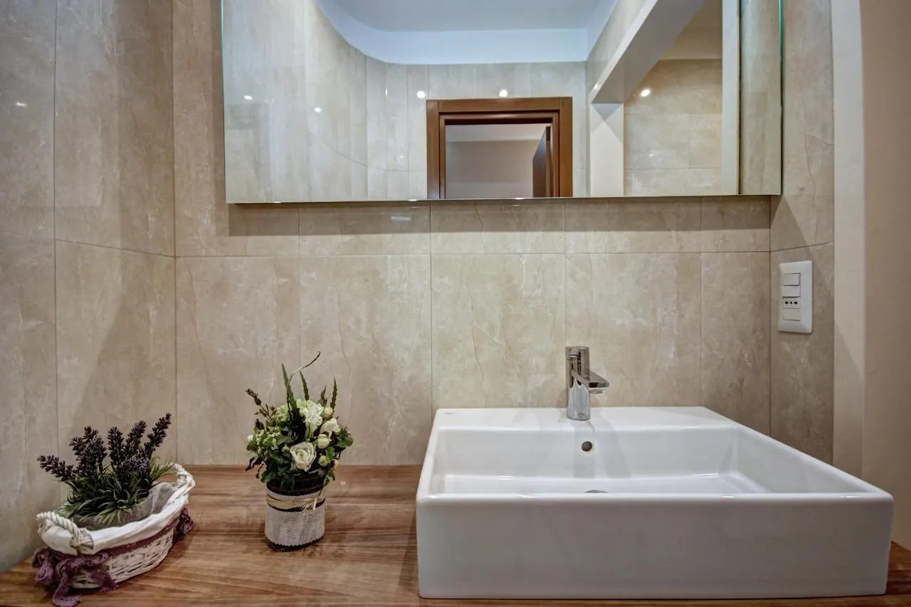 Lecco 11 Apartment Milano Italia
